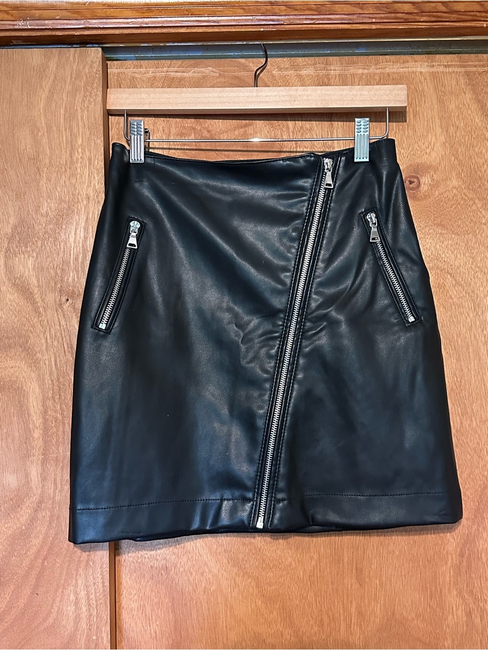 Express Black Faux Leather Moto Mini Skirt Asymmetrical Zip Silver Size 4